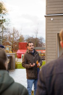 Thorsten Kopp ist Bereichsleiter Neubau bei der B&O Gruppe und lebt authentisch den Gedanken "Bauen mit Holz ist aktiver Klimaschutz".