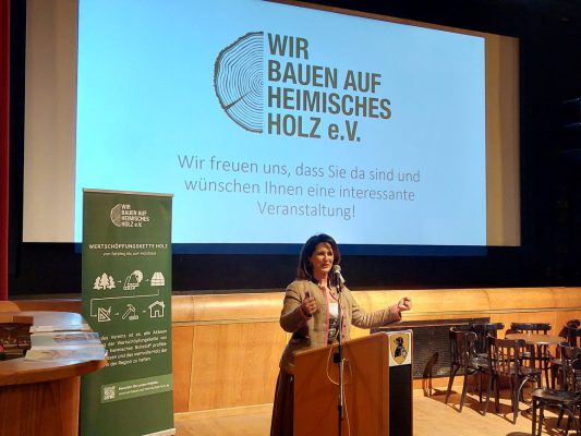 Die Öffentliche Hand baut auf heimisches Holz