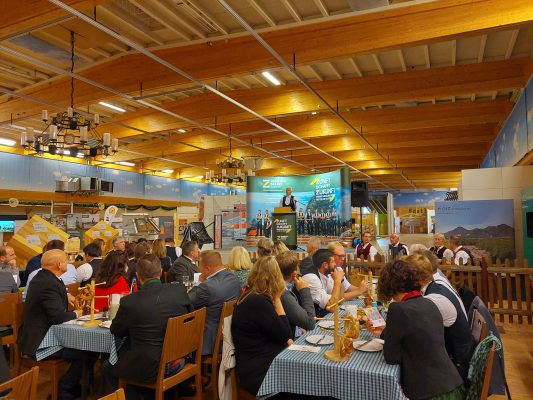 Holzbaumesse Rosenheim - Wir bauen auf heimisches Holz e.V.
