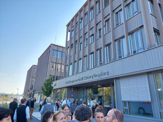 Letztes Objekt war das Bürogebäude der Bezirkshauptmannschaft Salzburg-Umland (Landratsamt :-) ).