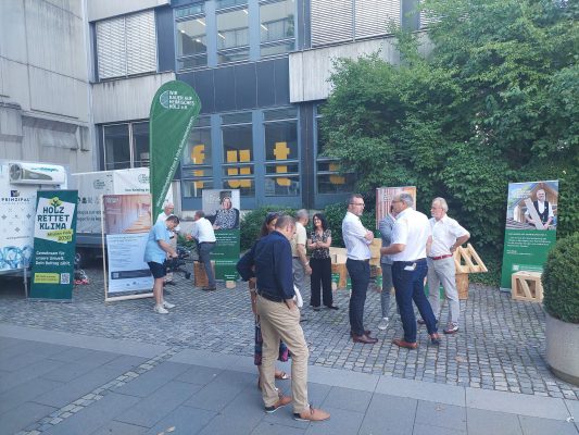 100 Jahre Holztechnische Ausbildung in Rosenheim - Wir bauen auf heimisches Holz e.V.