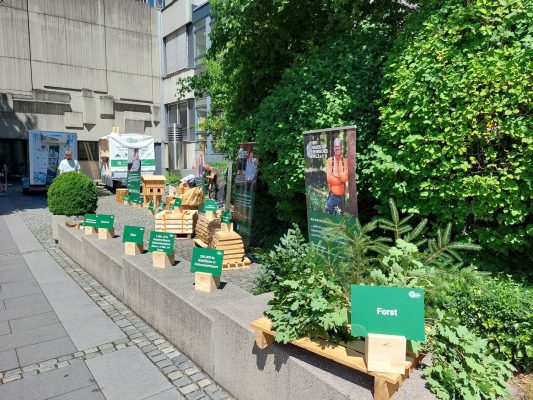 100 Jahre Holztechnische Ausbildung in Rosenheim - Wir bauen auf heimisches Holz e.V.