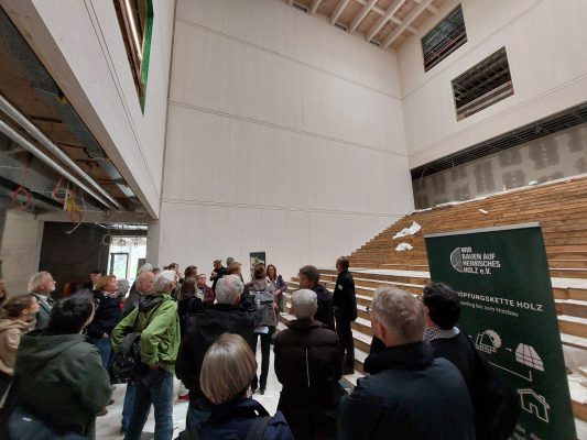 Wir bauen auf heimisches Holz e.V. Holzbau Exkursion EuRegio Interreg Rosenheim Tirol